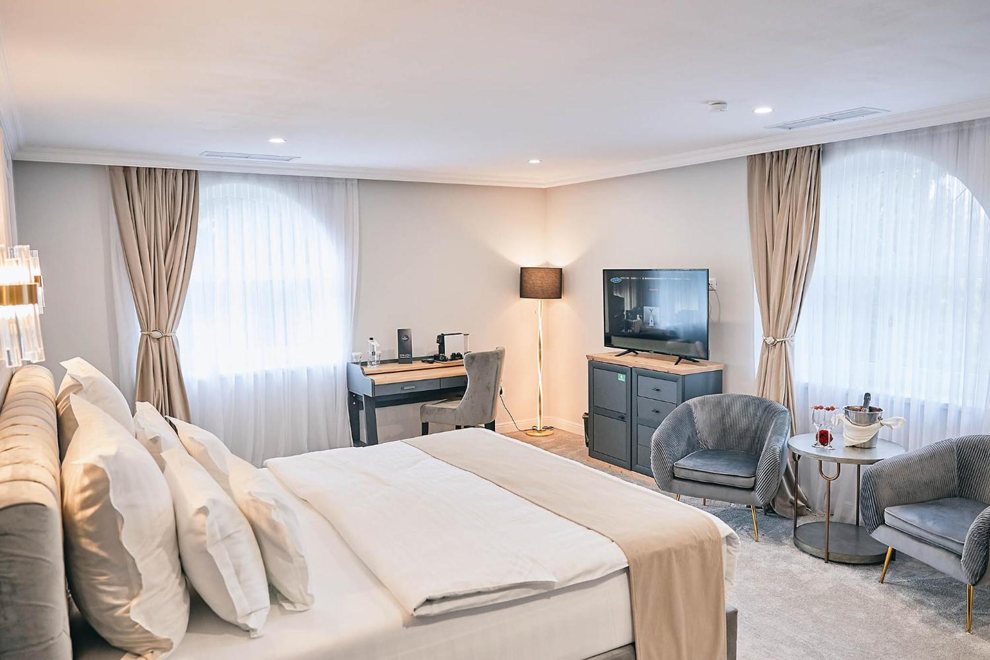 Lacul Verde Resort Плоещ Екстериор снимка
